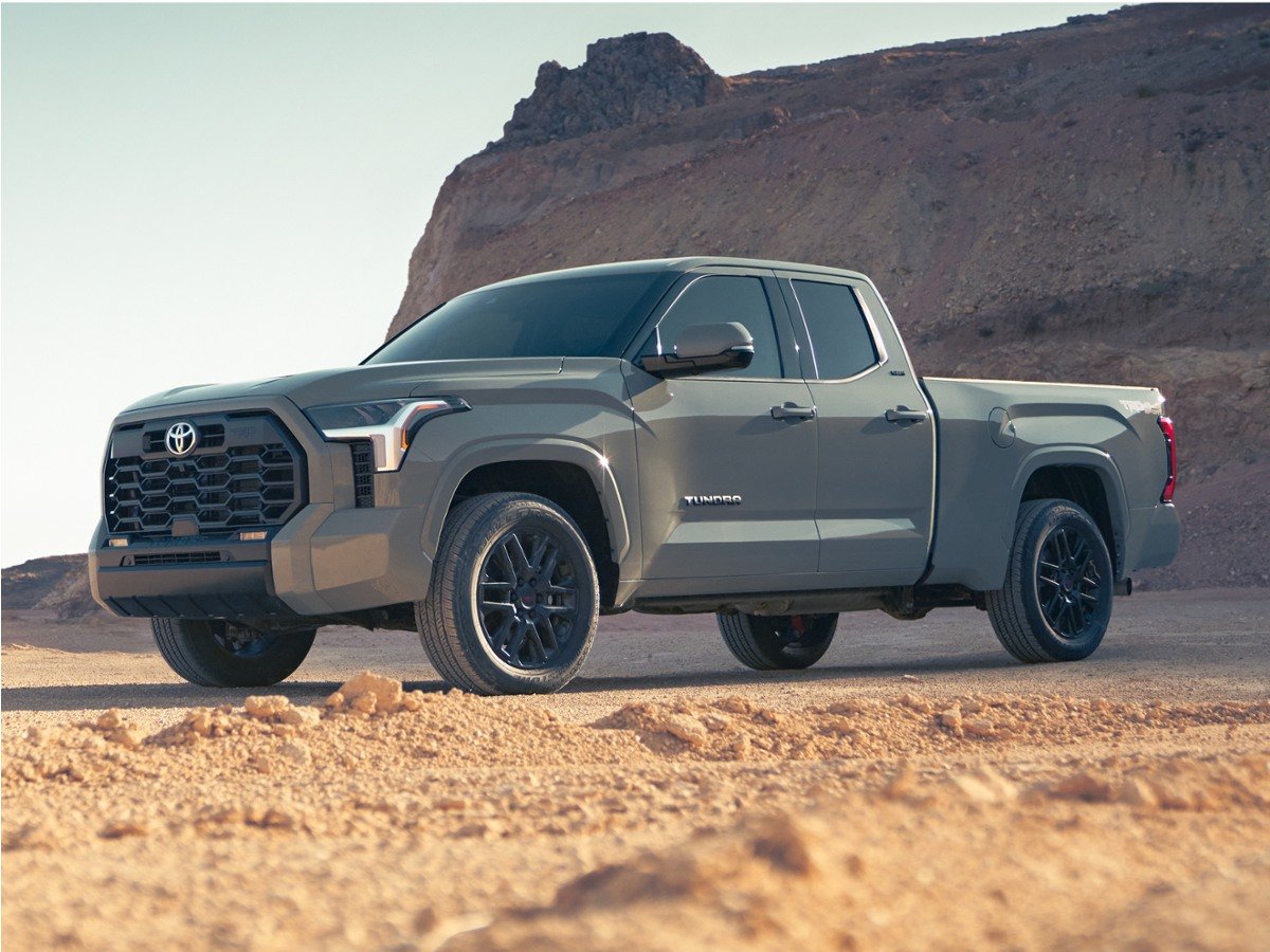Used 2022 Black Toyota SR5 image 1