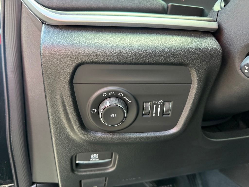 Used 2023 Black Jeep Limited image 9