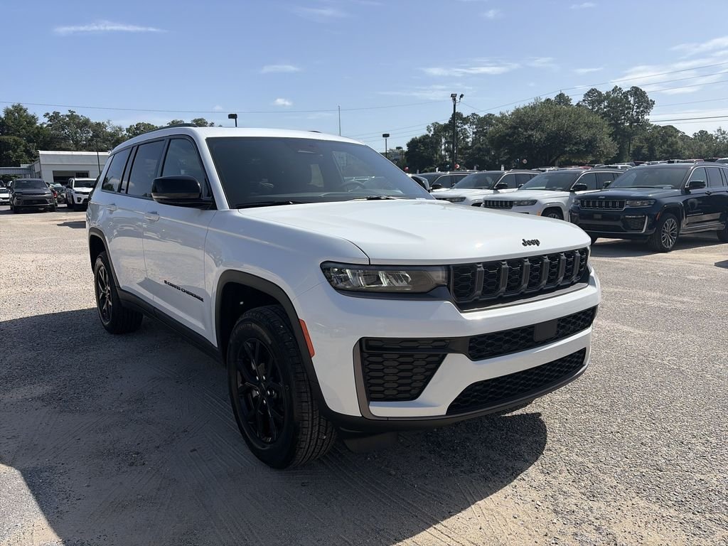 New 2026 Bright White Clear-Coat Exterior Paint Jeep Laredo Altitude image 8