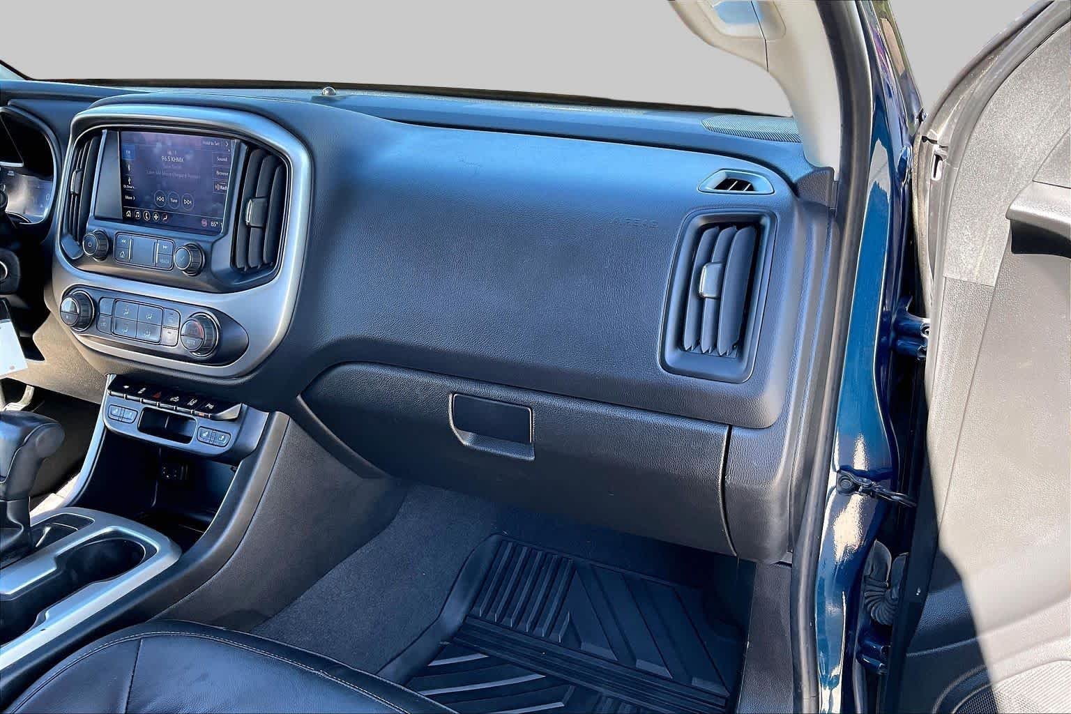 Used 2020 Pacific Blue Metallic Chevrolet 2WD LT image 18