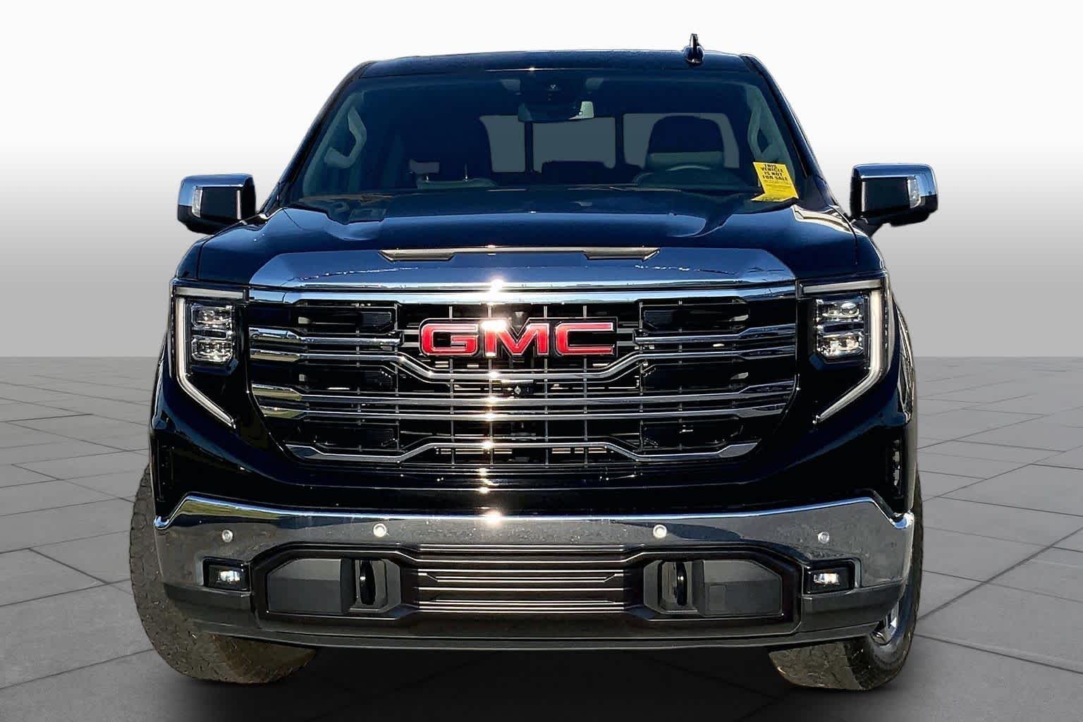Used 2023 Onyx Black GMC SLT image 4