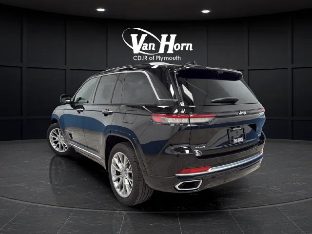 Used 2024 Diamond Black Jeep Summit image 5