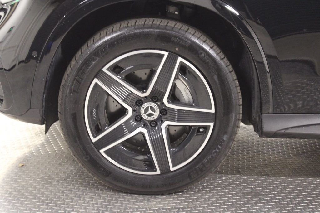 Used 2026  Mercedes-Benz GLC 300 image 15
