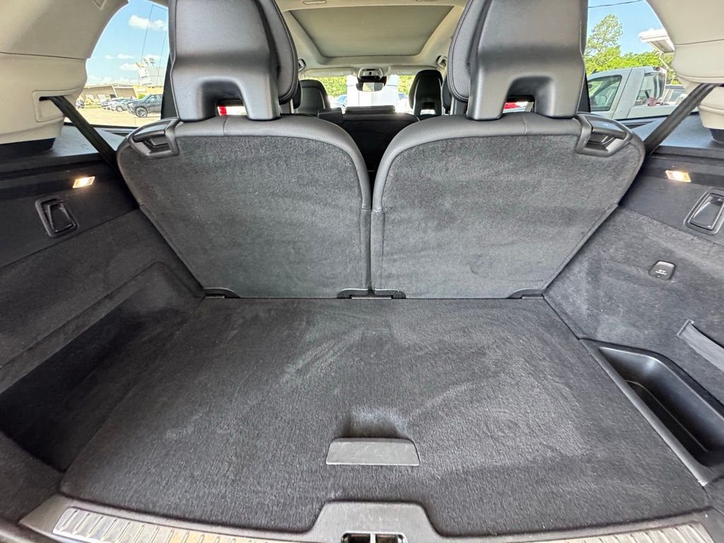 Used 2021  Volvo T6 Momentum image 9
