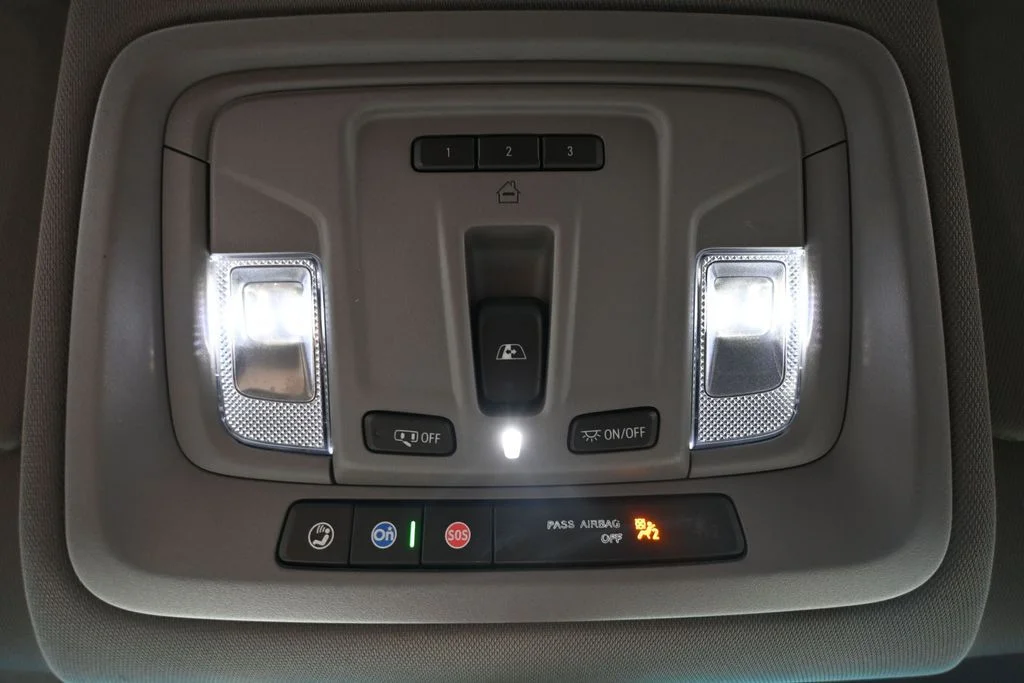 Used 2020 Black GMC SLT image 35