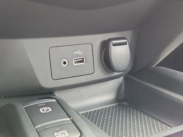 Used 2022 Red Nissan SV image 28