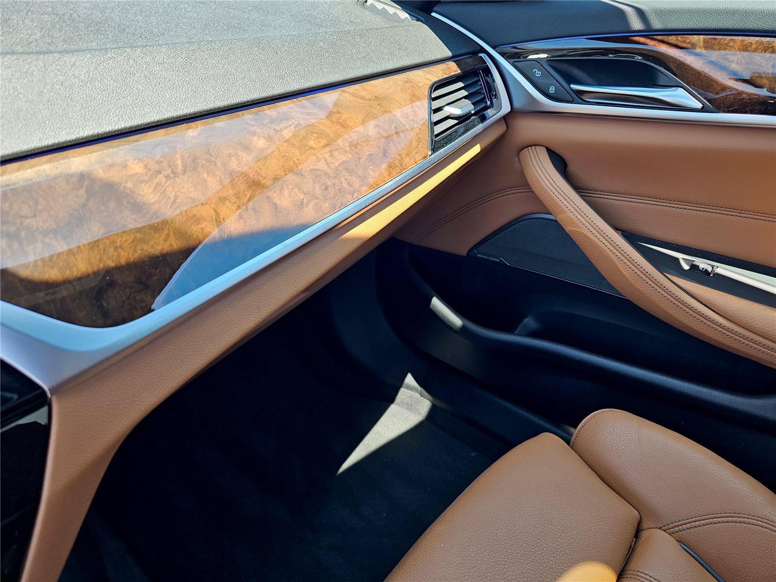 2020 BMW 5 Series 530i - Photo 26