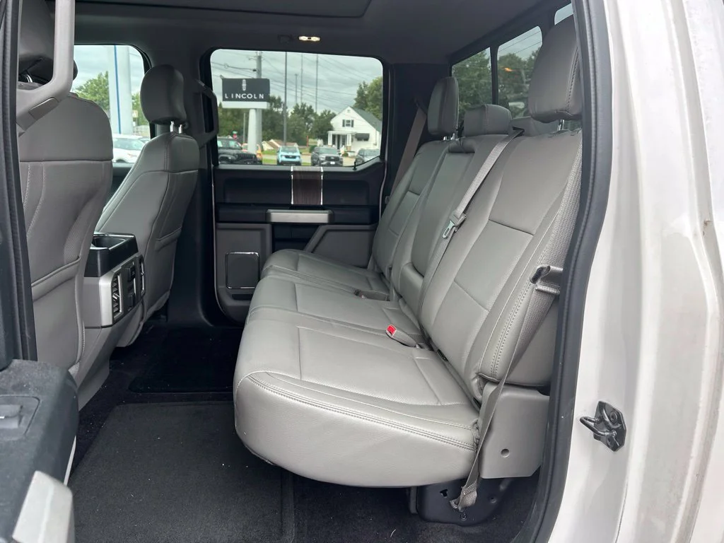 Used 2016 White Platinum Clearcoat Metallic Ford Lariat image 11
