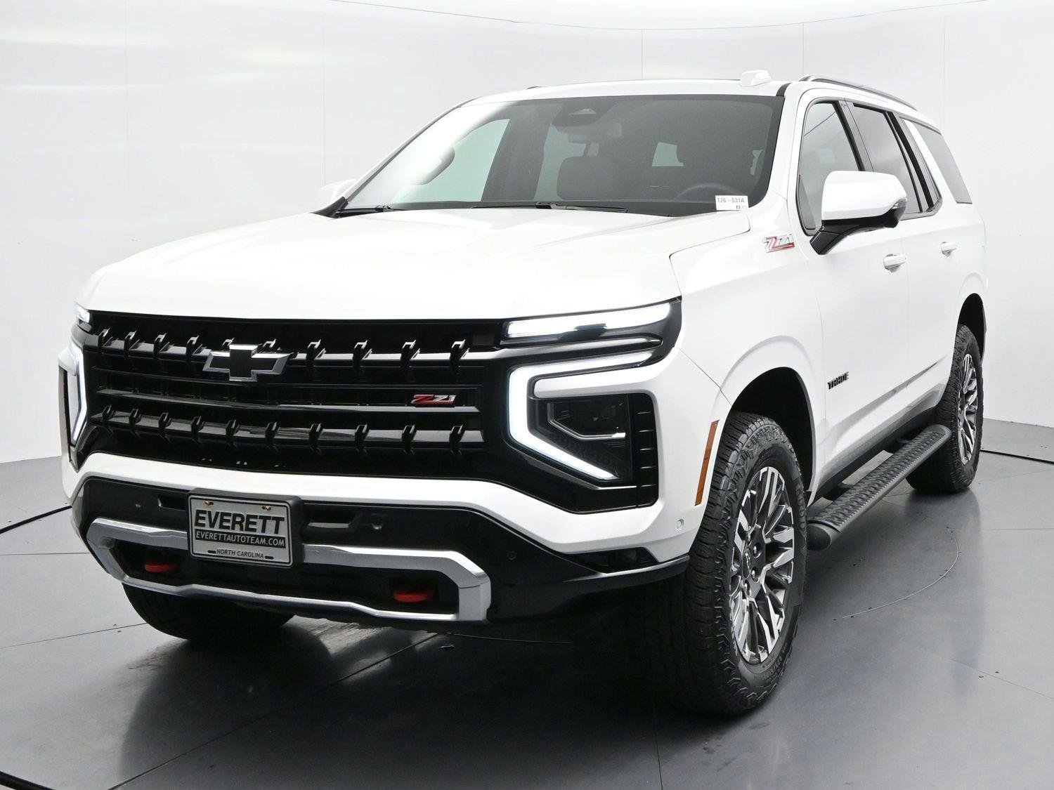 Used 2025 Iridescent Pearl Tricoat Chevrolet Z71 image 3