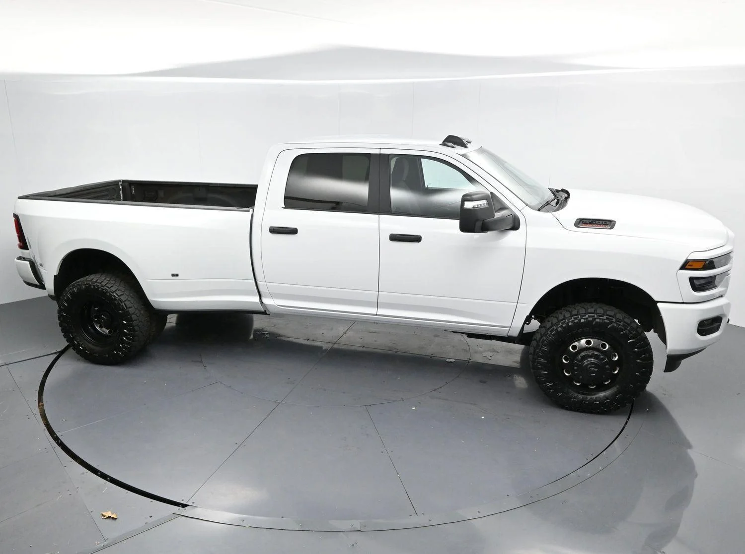 Used 2025 Bright White Clearcoat Ram Big Horn image 31