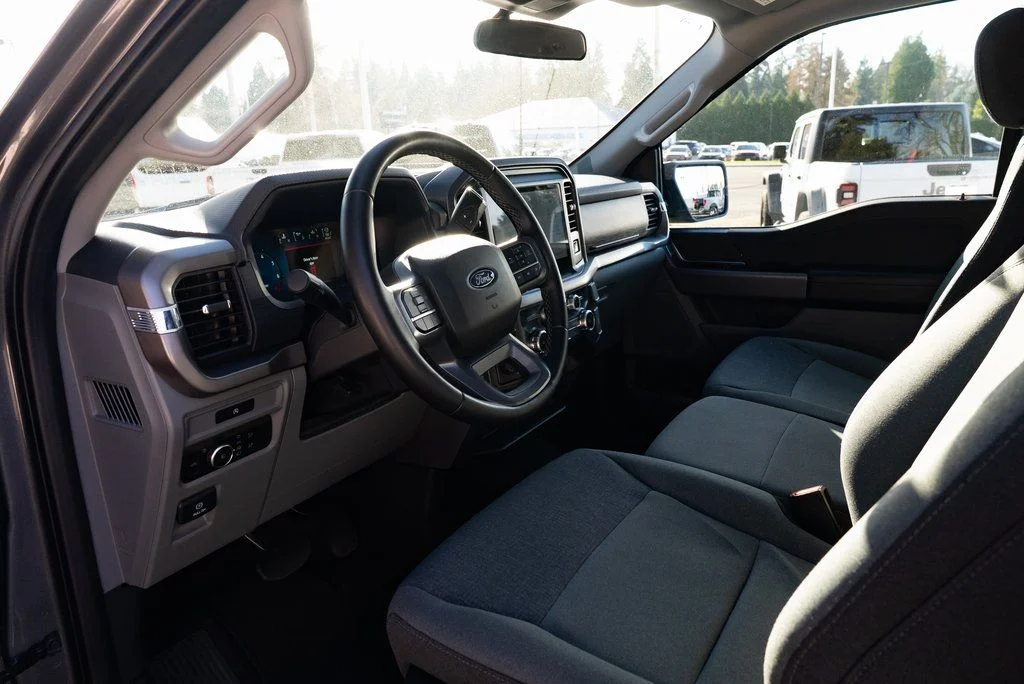 Used 2025 Gray Ford XLT image 17