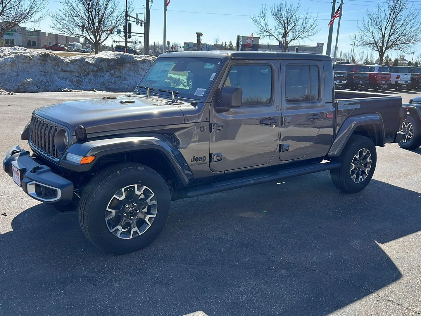 2026 Jeep Gladiator Sahara Auto's photo