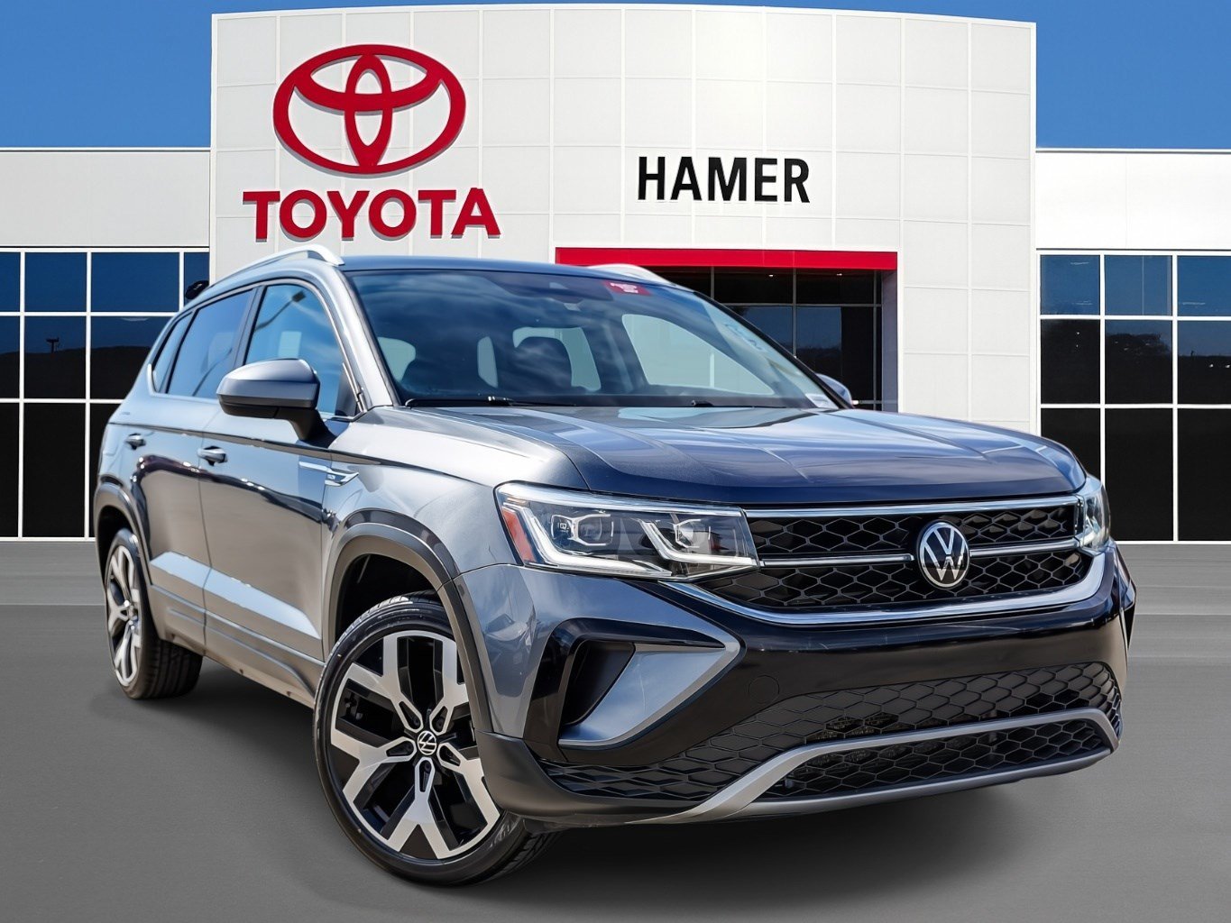 Used 2023 Platinum Gray Metallic Volkswagen SEL image 1