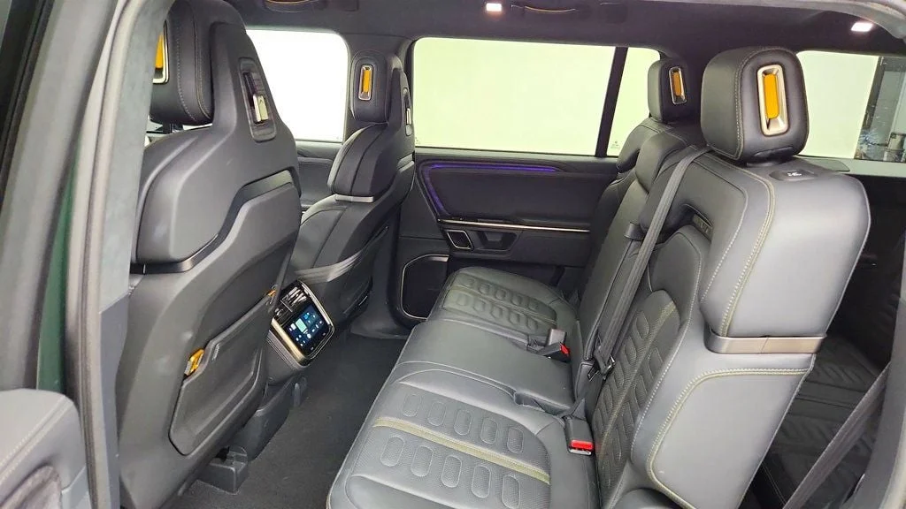Used 2022 Forest Green Rivian Launch Edition AWD w/ Large Pack Battery image 22