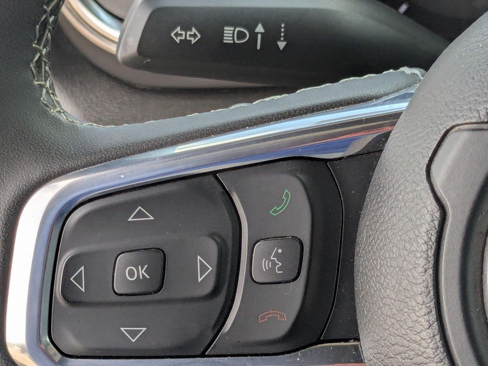 Used 2023 Hydro Blue Pearlcoat Jeep Rubicon image 16