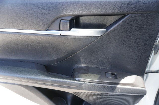 Used 2024  Toyota SE image 17