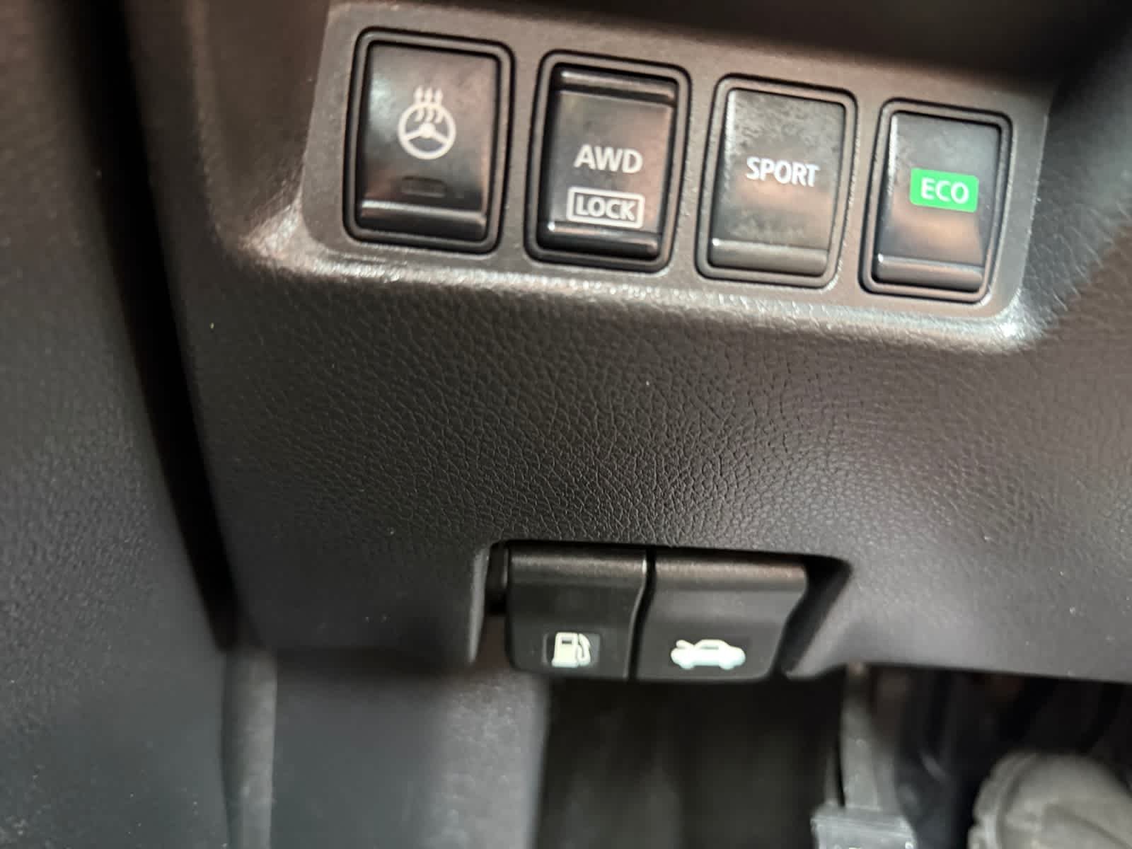 Used 2017 Pearl White Nissan SL image 35