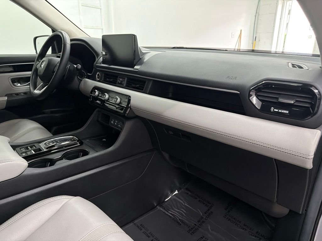 Used 2024 Silver Honda EX-L image 30