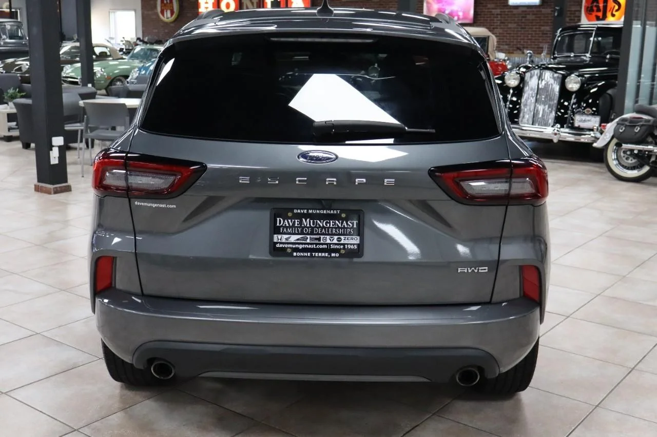 Used 2024 Carbonized Gray Ford ST-Line image 5