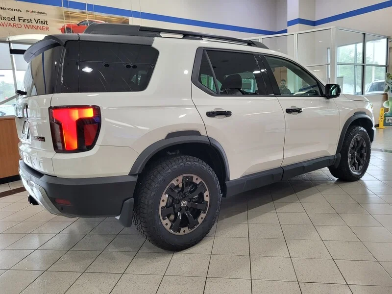 New 2026 Platinum White Pearl Honda TRAILSPORT ELITE AWD image 4