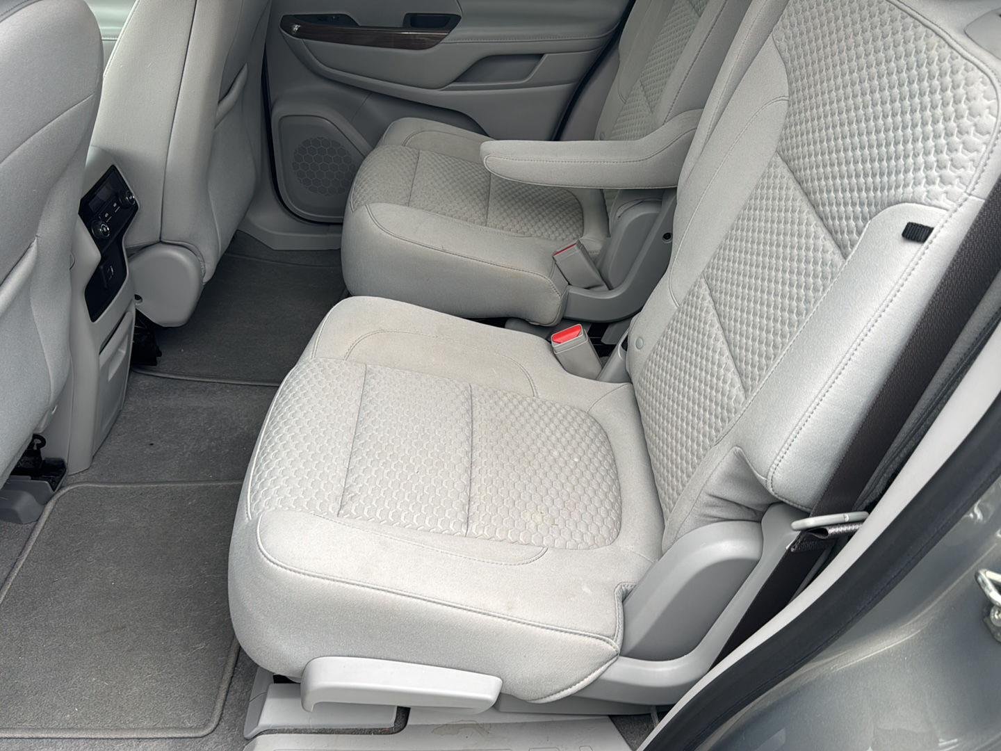 Used 2019 Pepperdust Metallic GMC SLE image 13