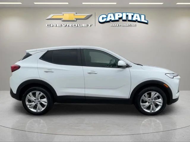 Used 2025 Summit White Buick Preferred image 7