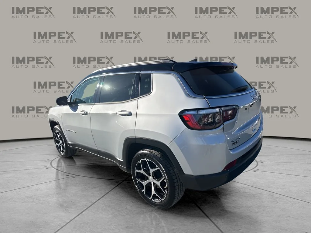 Used 2024 Silver Jeep Limited image 3