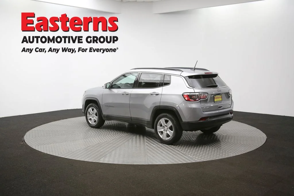 Used 2022 Silver Jeep Latitude image 60