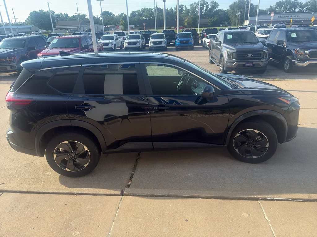 Used 2024 Super Black Nissan SV image 5