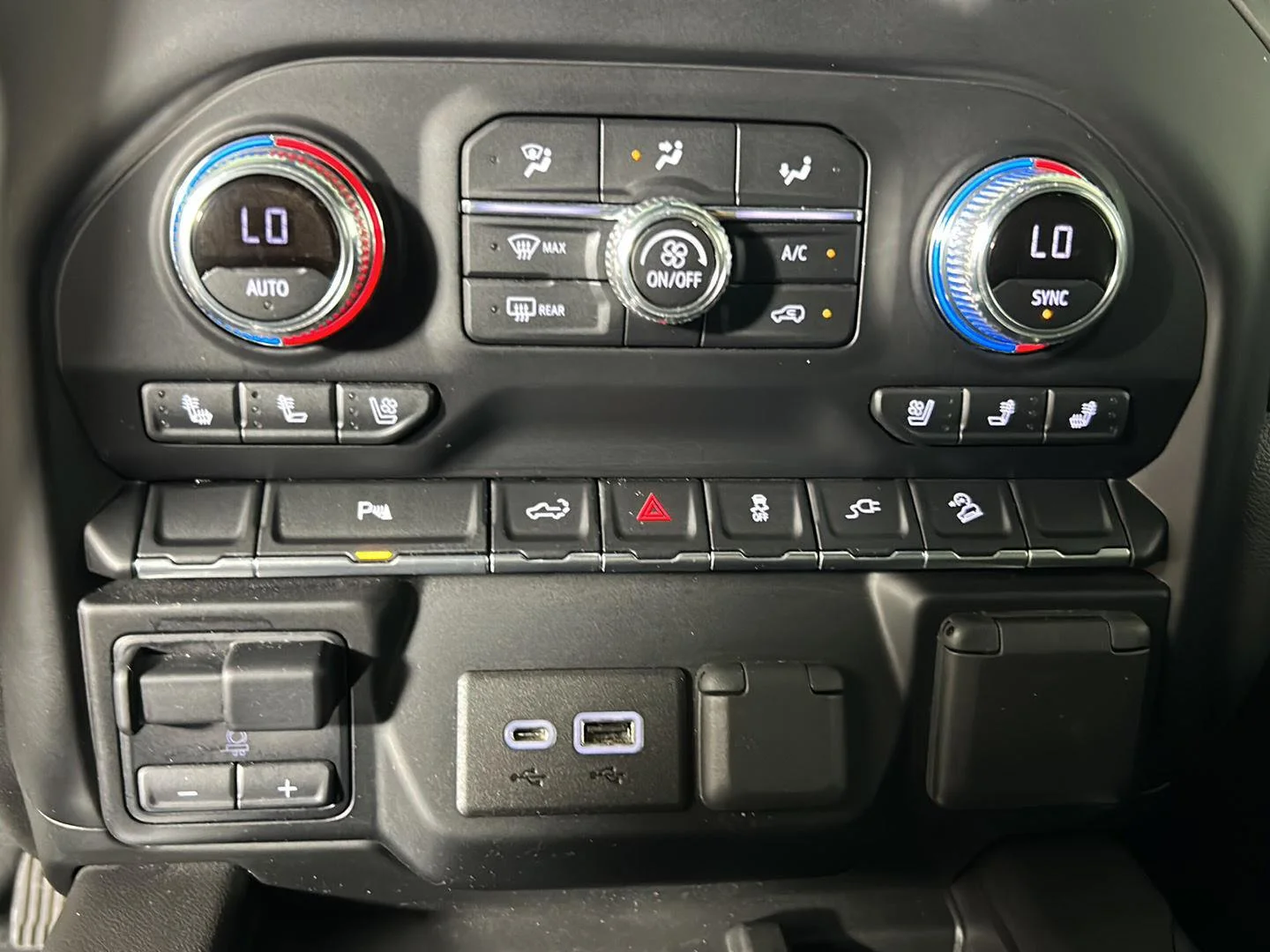 Used 2022 Onyx Black GMC AT4 image 21