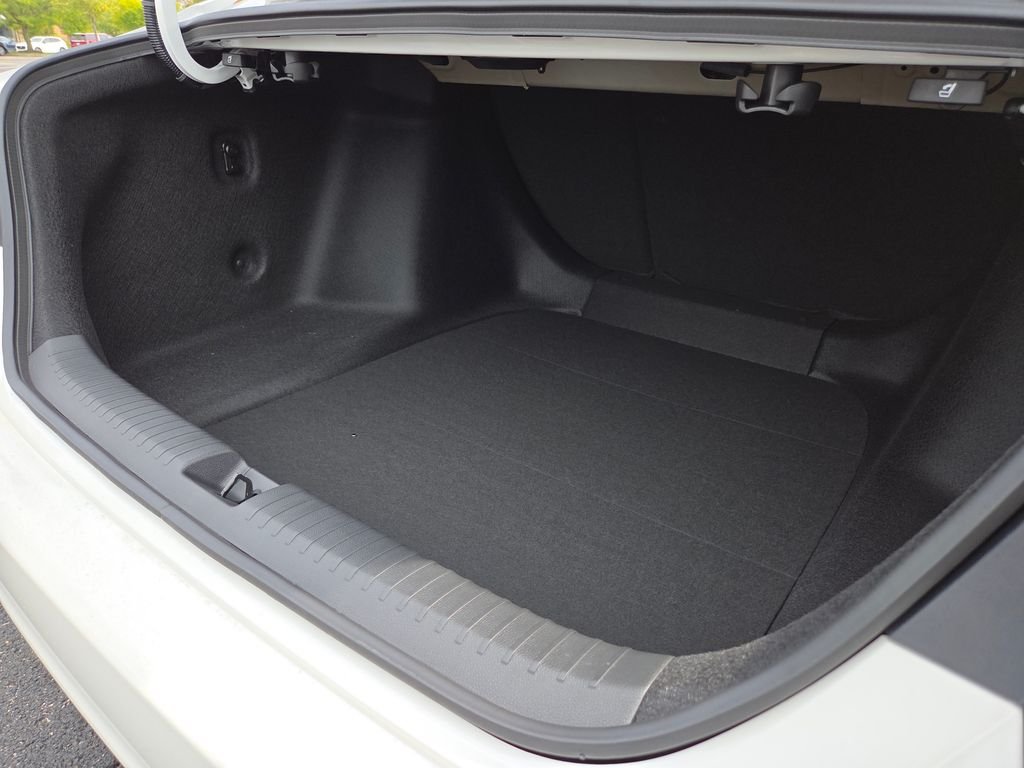 New 2026 Platinum White Pearl Honda Touring image 28