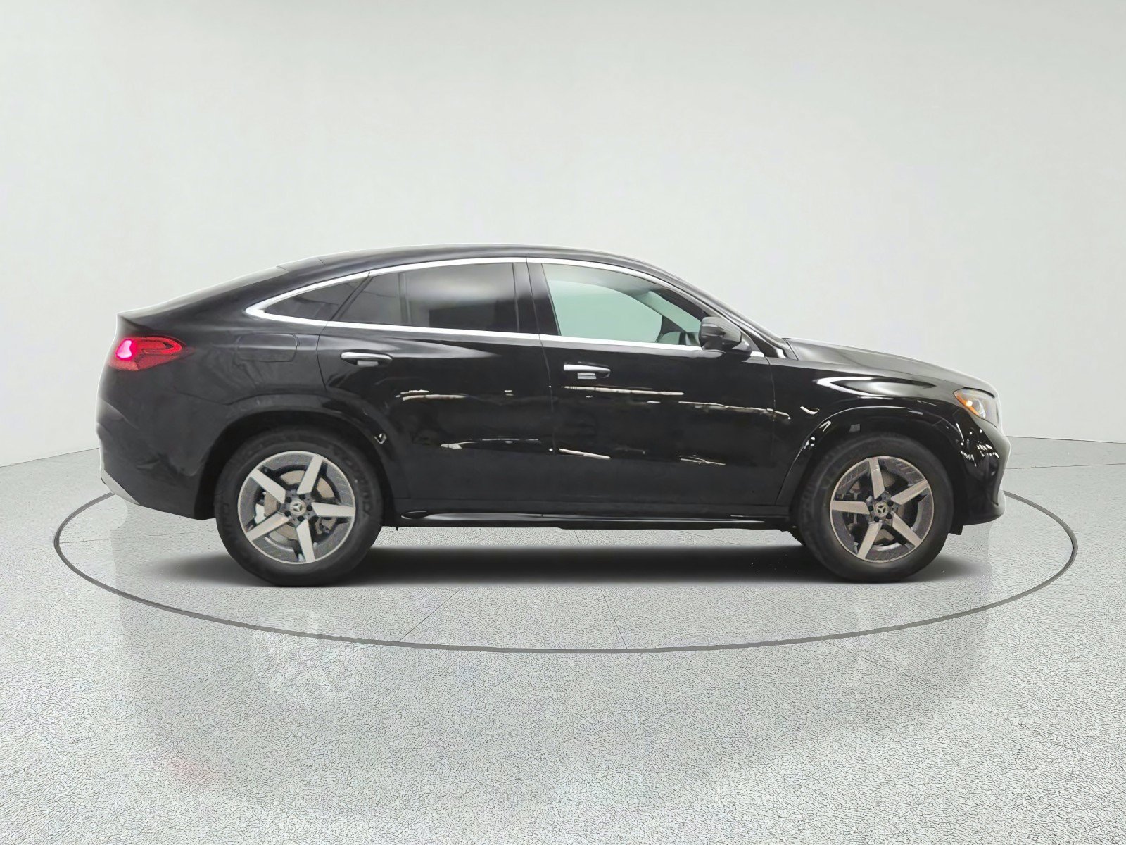 New 2027 Obsidian Black Metallic Mercedes-Benz GLE 450 4MATIC® Coupe image 25