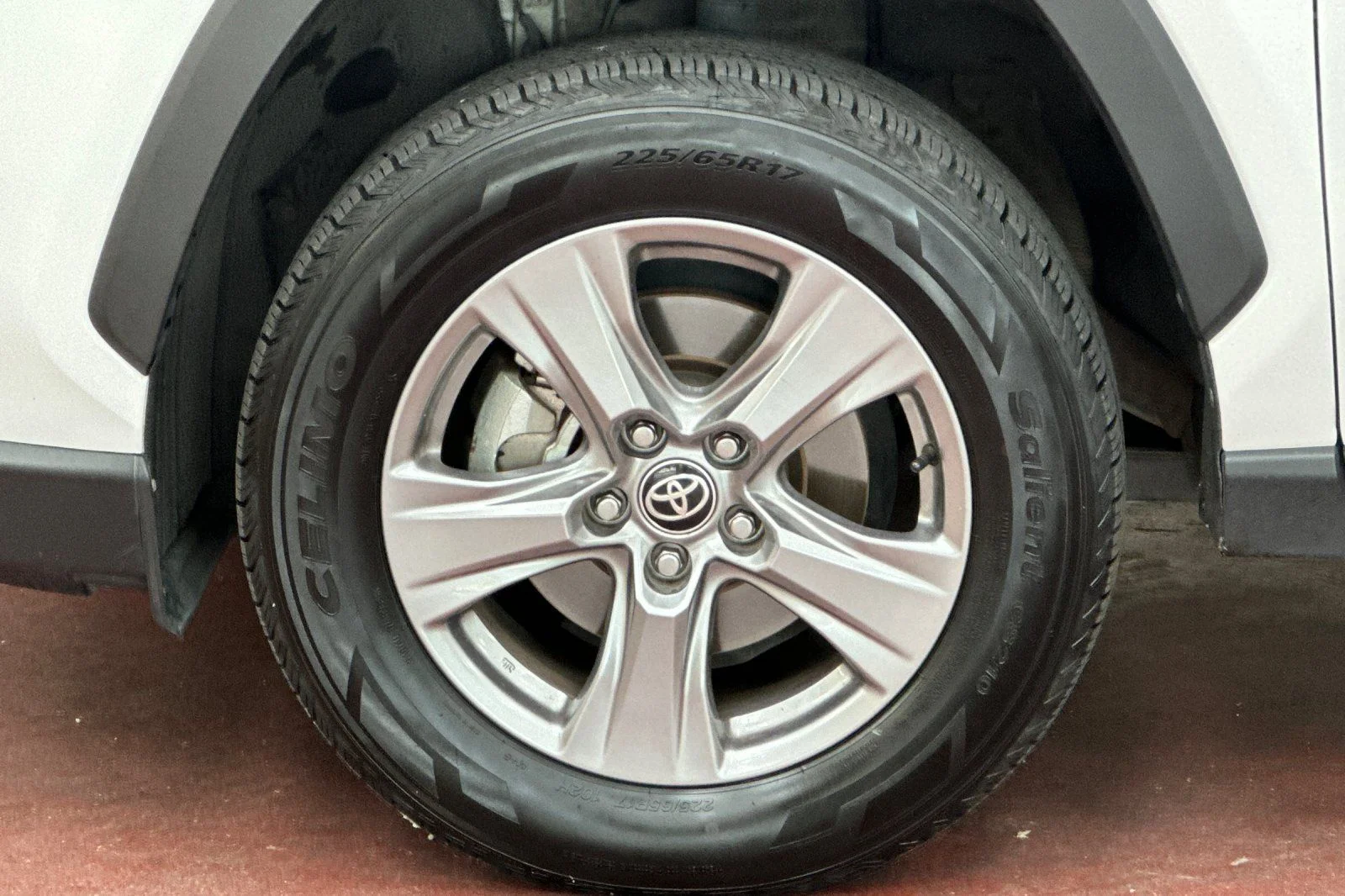 Used 2025 White Toyota XLE image 35