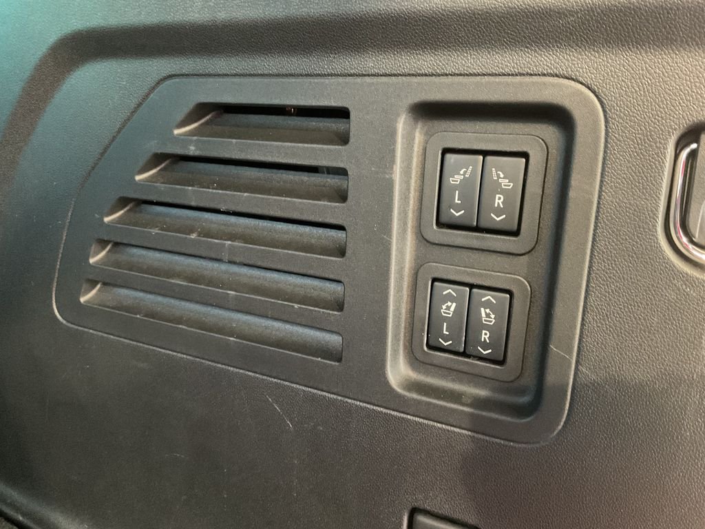 Used 2025 Black GMC Denali image 10