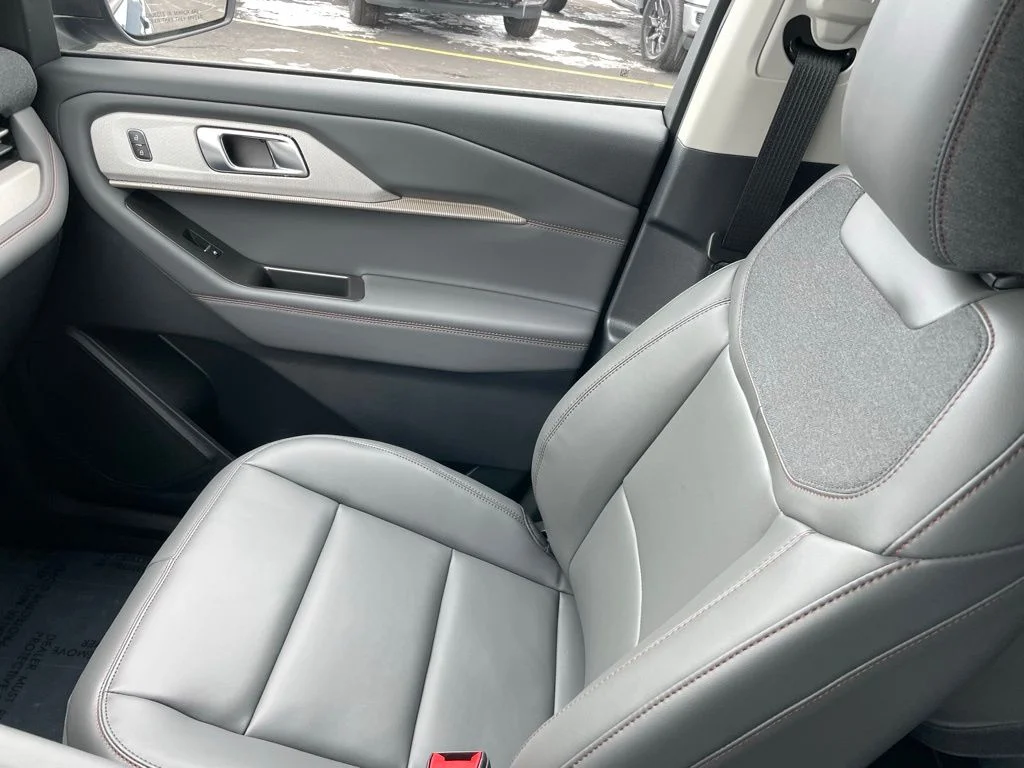 2026 Ford Explorer Active - Photo 23