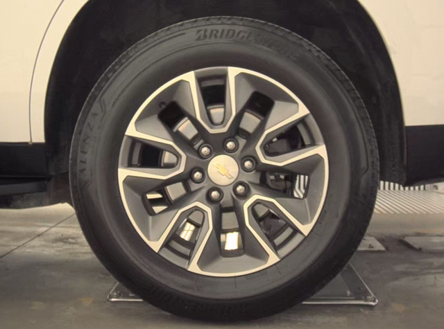 Used 2021 White Chevrolet LT image 11