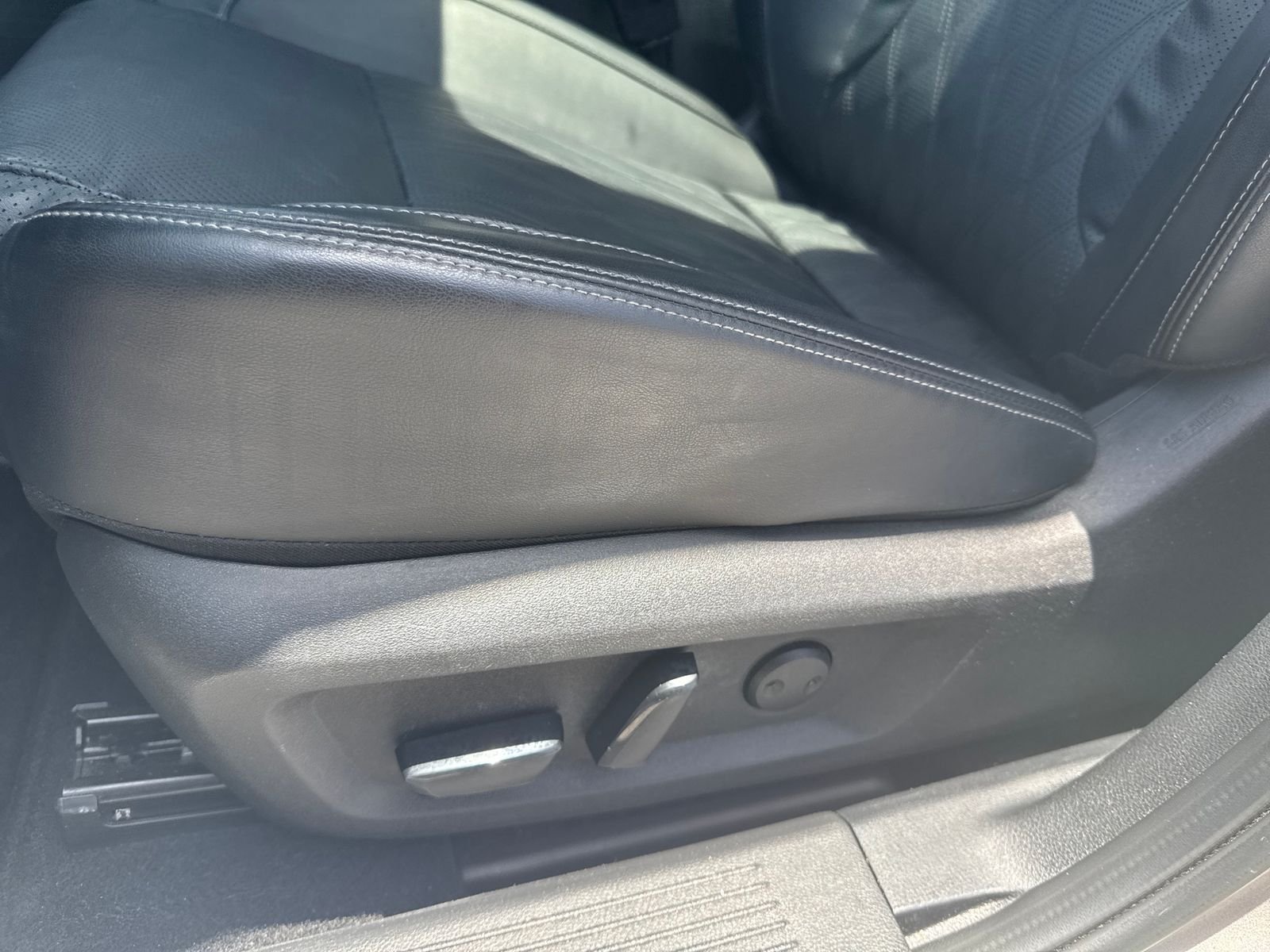Certified Used 2024 Gold Nissan Platinum image 35