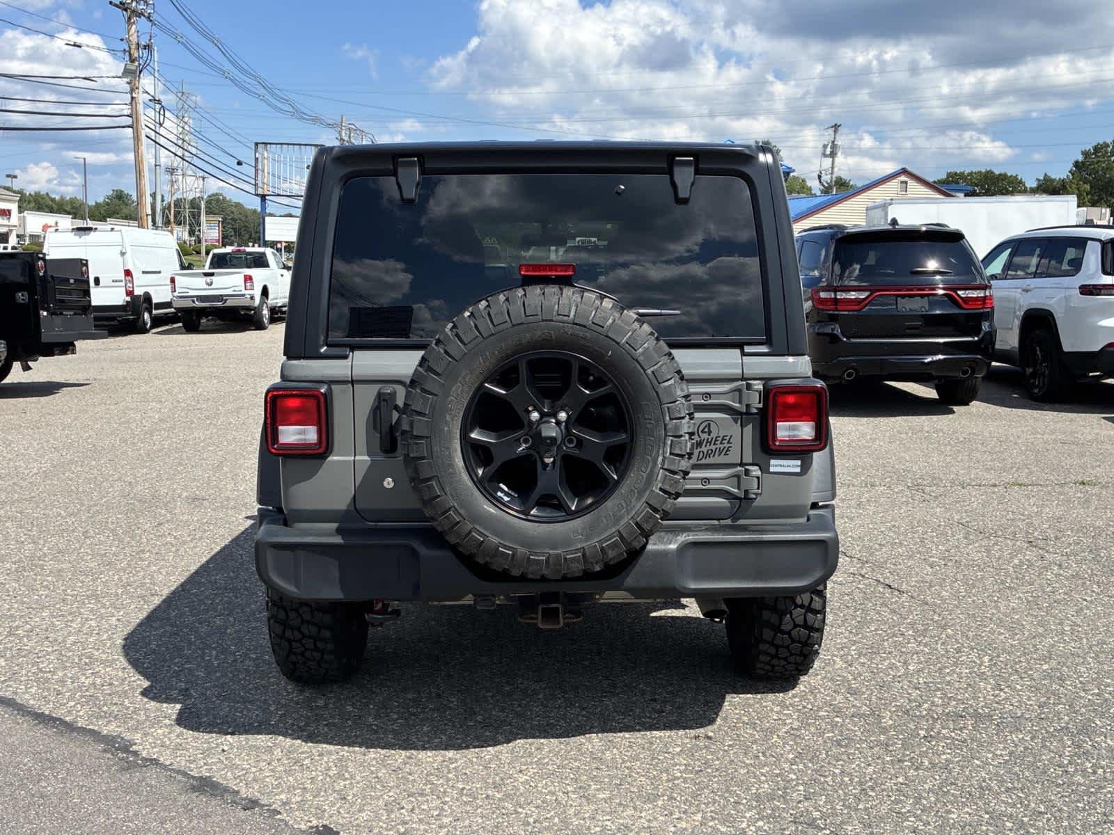 Certified Used 2022 Sting Jeep Unlimited Willys Sport image 6
