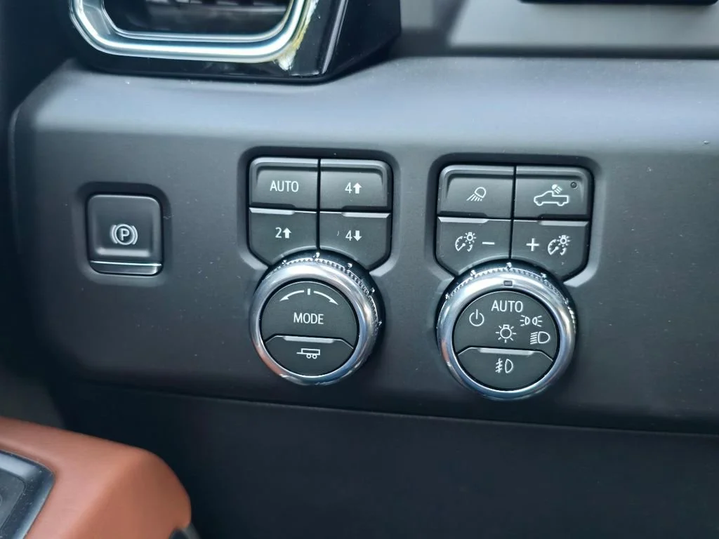 2026 GMC Sierra 2500HD Denali Ultimate - Photo 18
