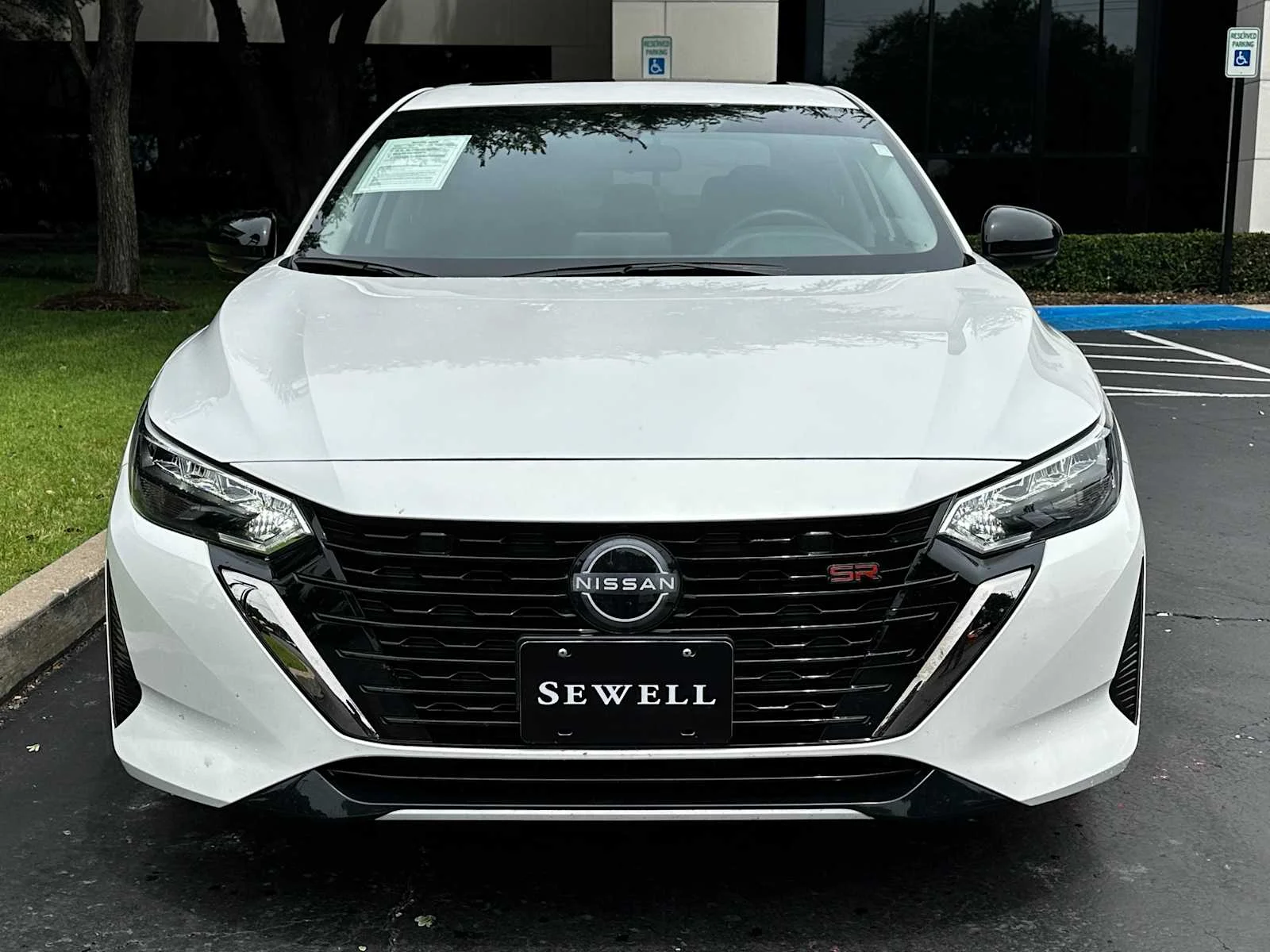 Used 2025  Nissan SR image 2