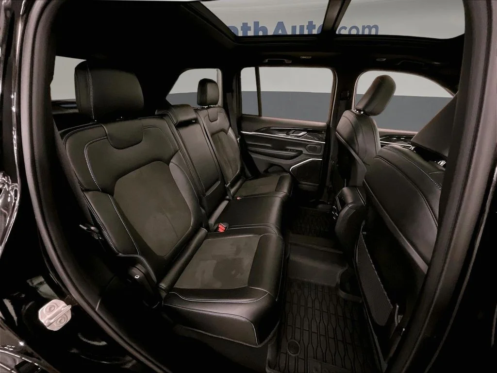 Used 2023 Black Jeep Trailhawk 4xe image 31