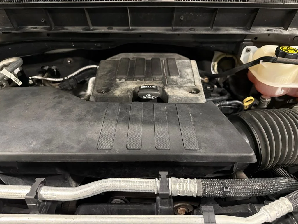 Used 2021 Summit White Chevrolet Custom image 40