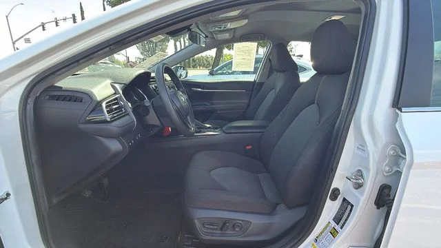 Used 2019 White Toyota LE image 32