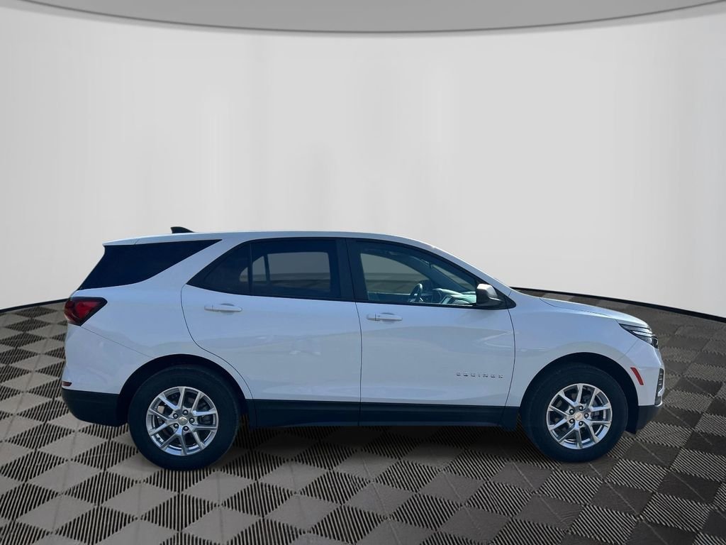 Used 2022 White Chevrolet LS image 6