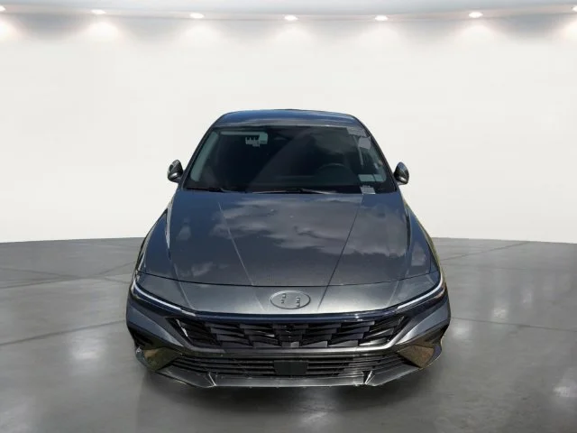 Used 2024 Gray Hyundai SE image 7