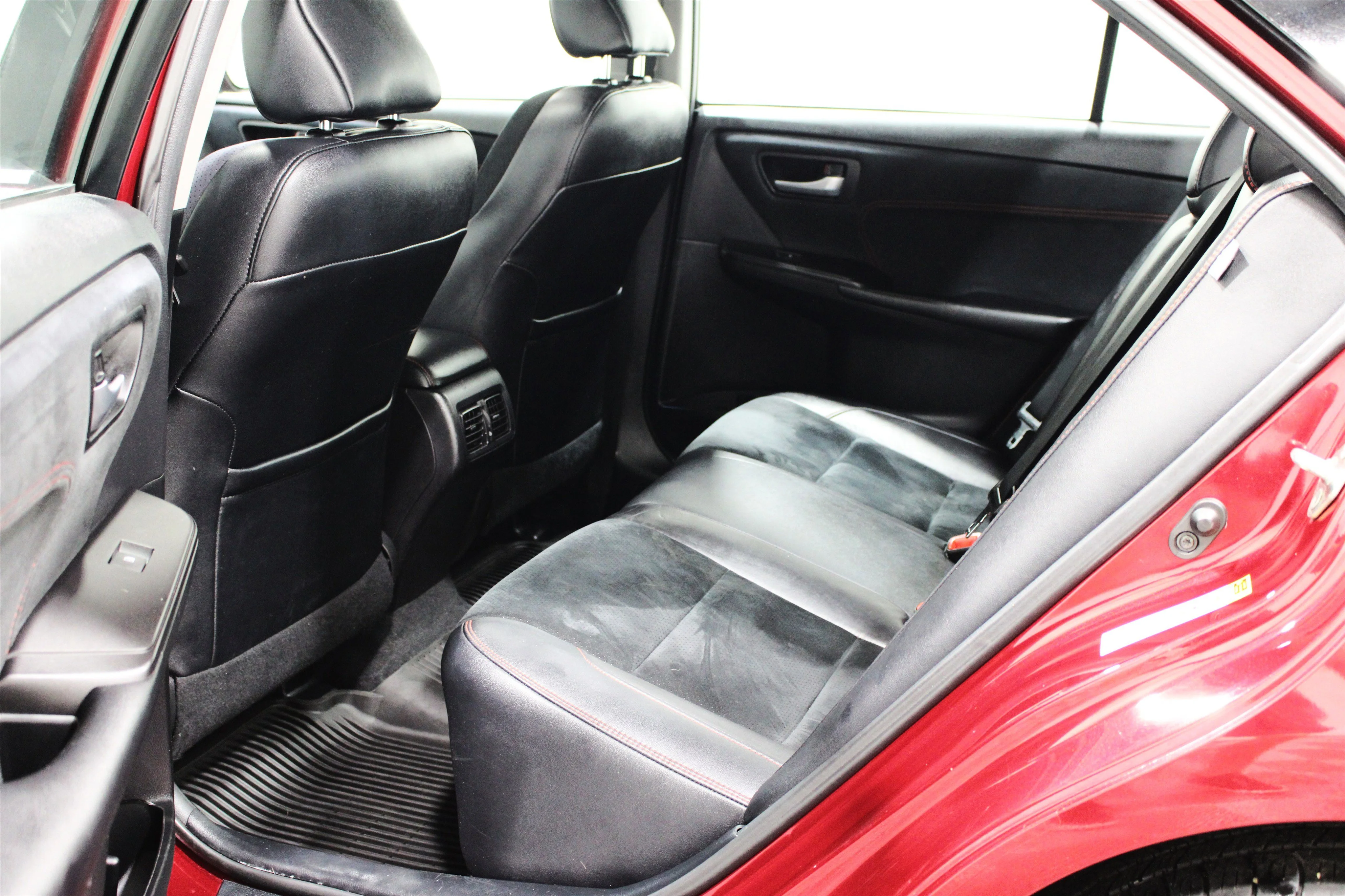 2017 Toyota Camry XSE - Photo 25