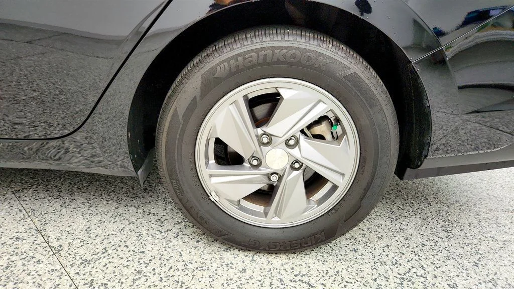 Used 2025 Abyss Black Hyundai SE IVT image 9