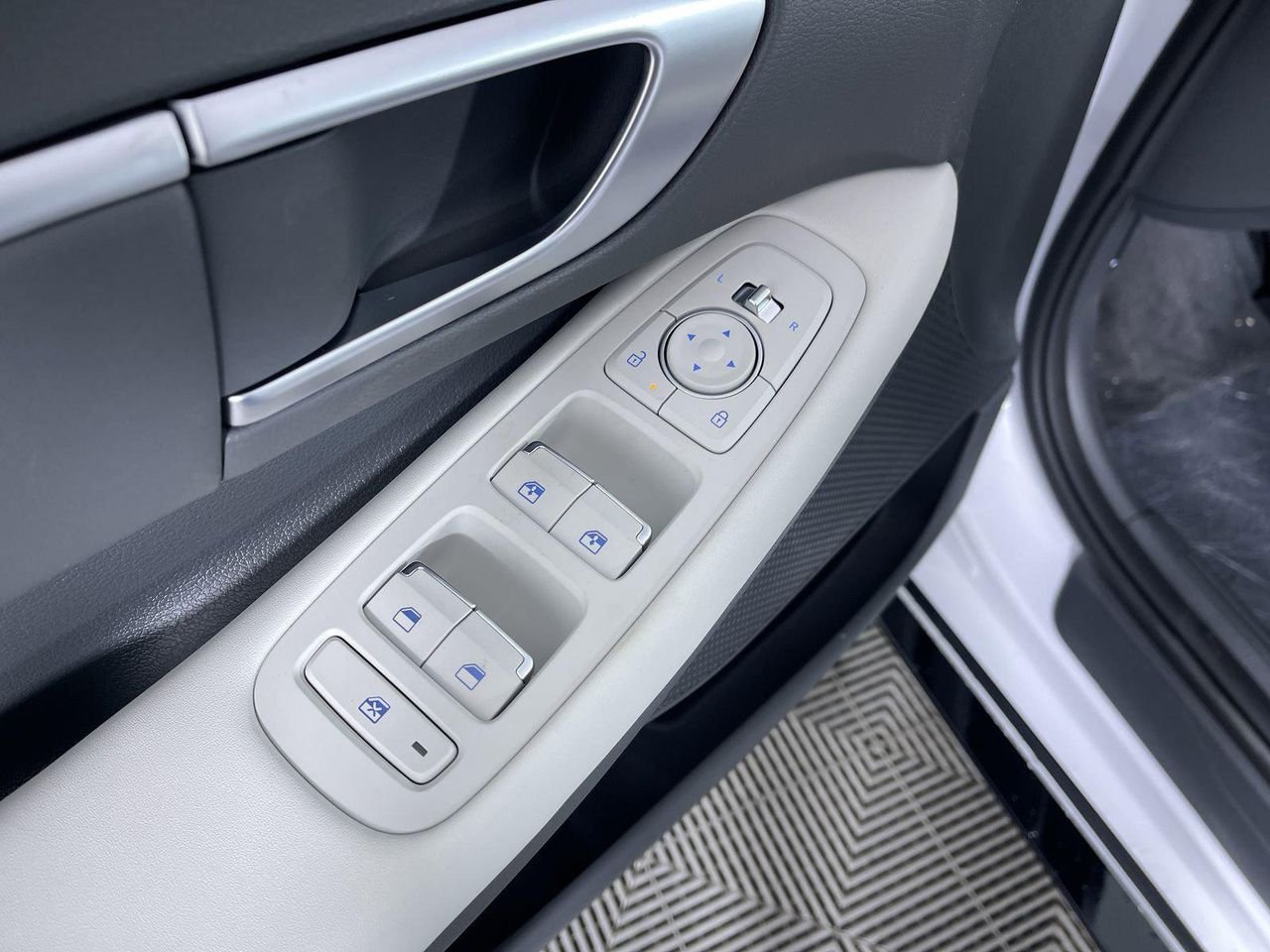 New 2026 Serenity White Hyundai SEL Sport image 24