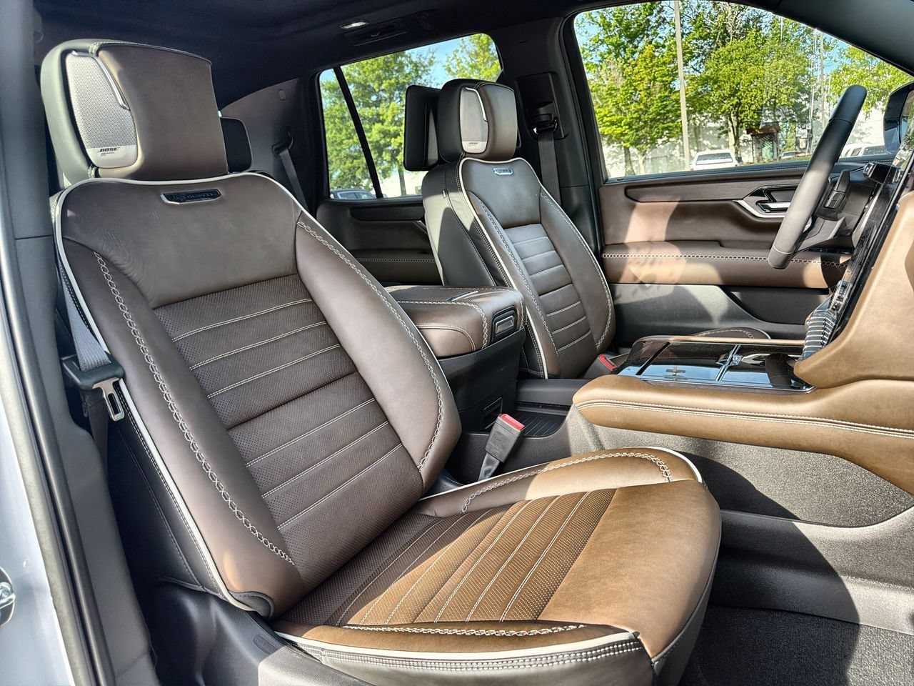 2026 GMC Yukon Denali Ultimate - Photo 23