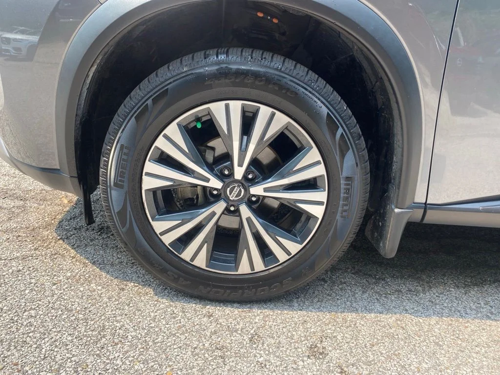 Used 2021 Gray Nissan SV image 25